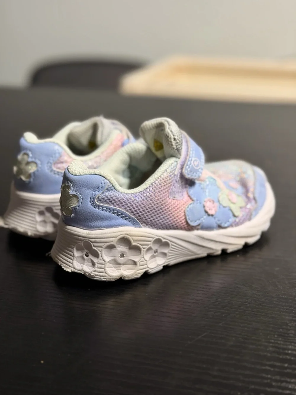 Kids Pastel Floral Light-Up Sneakers - Blue/Pink